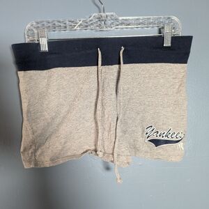 100% Cotton New York Yankees Gray And Blue Comfy Stretch Shorts Women's M